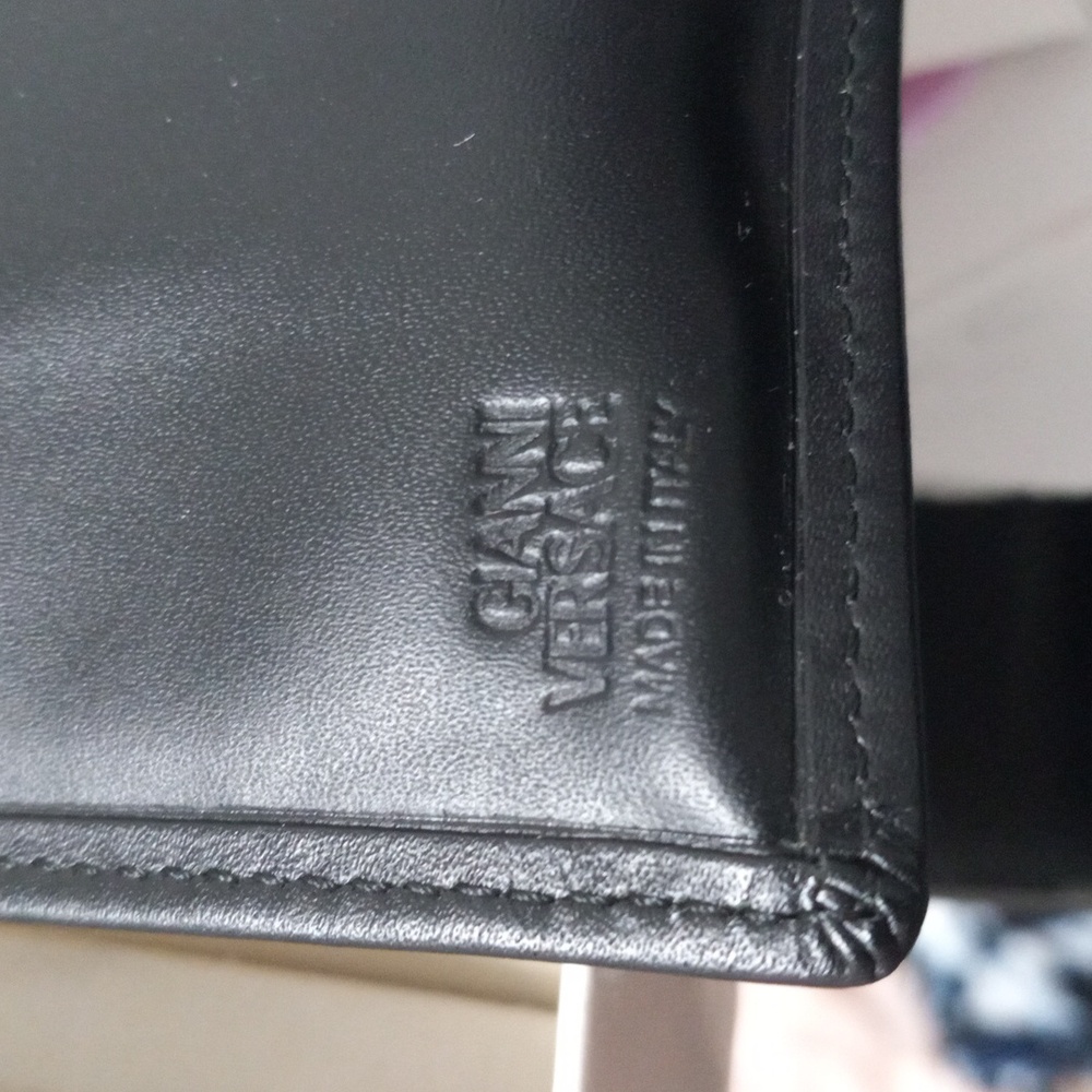 Gianni Versace Authentic Leather Unisex Tri-Fold Wallet in Black Portagfolio - Picture 10 of 12